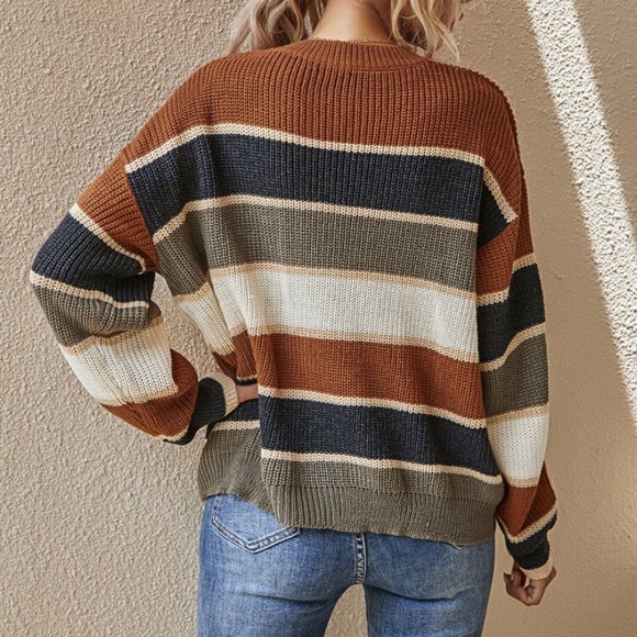 Oversized Striped Sweater - Picture 4 of 8